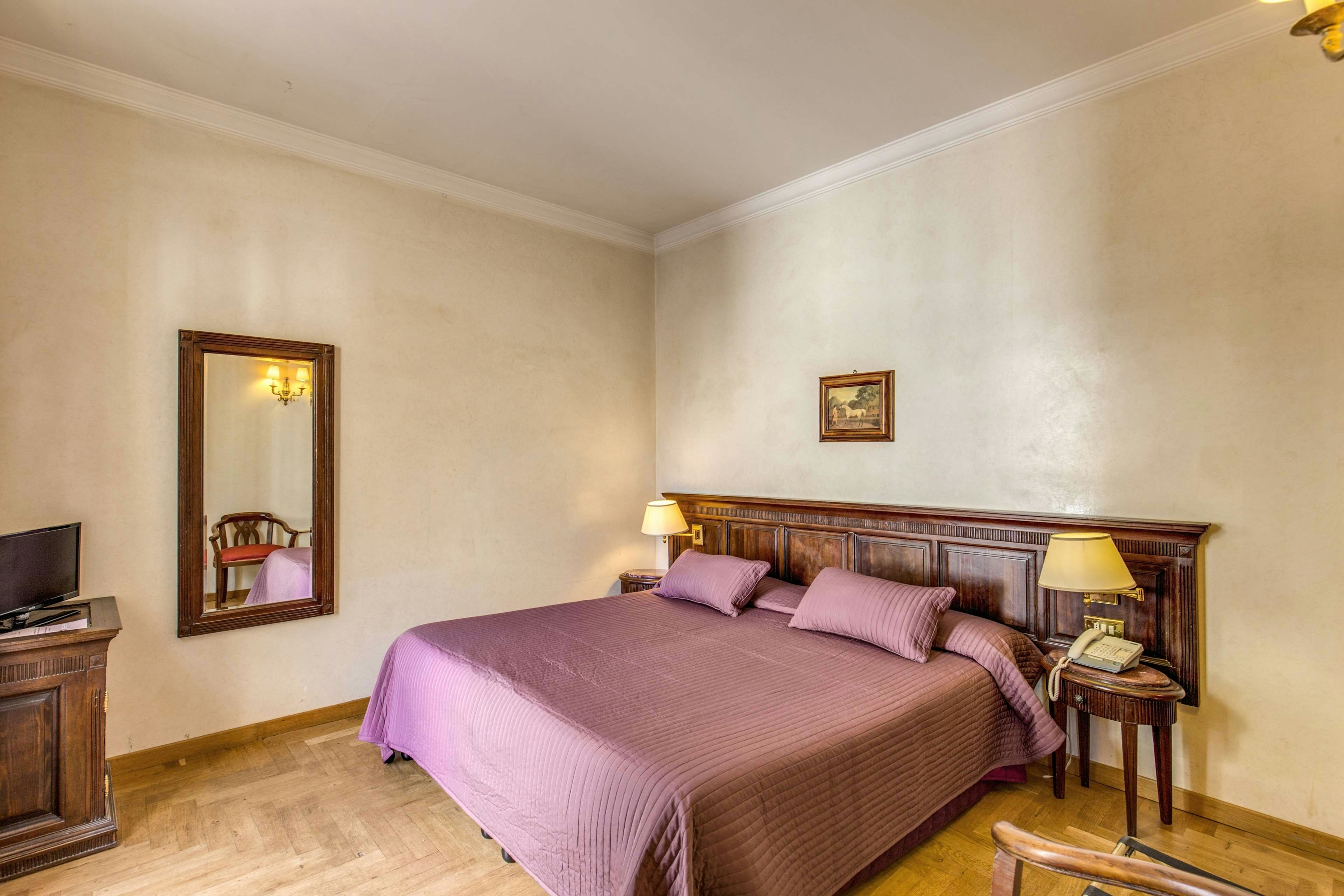 Hotel Cinquantatre 10/29