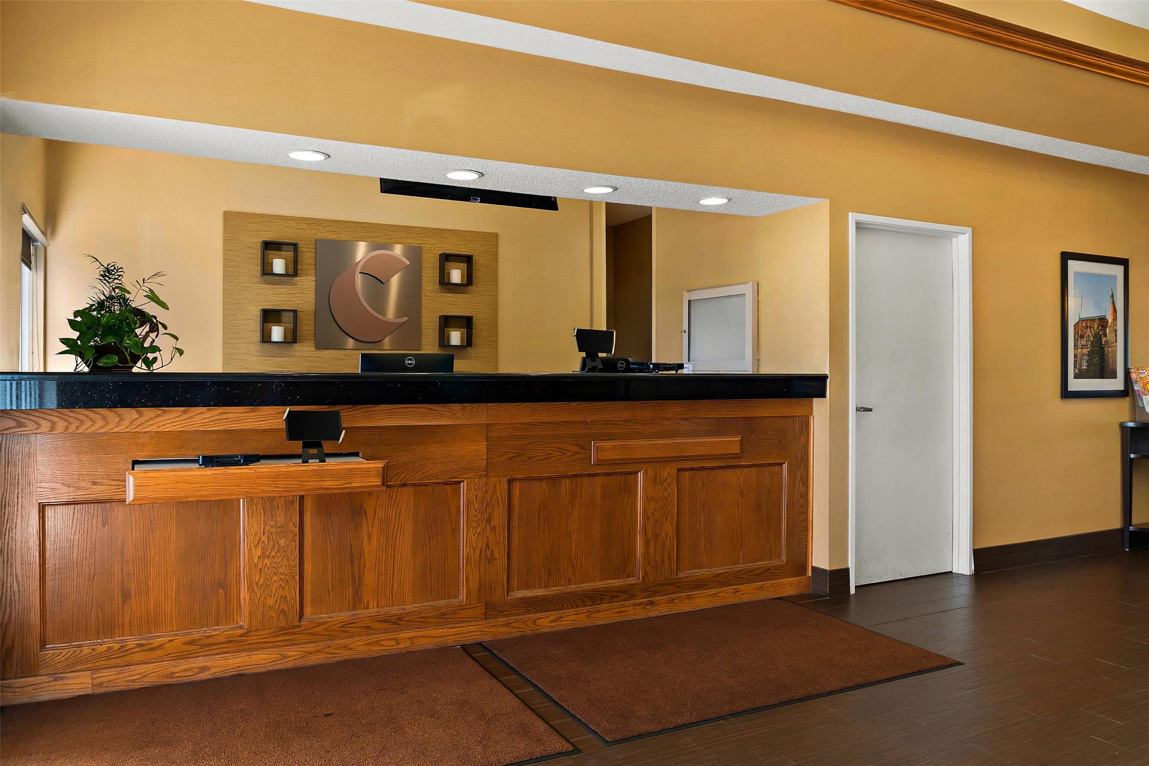 Comfort Suites Saginaw North 7/40