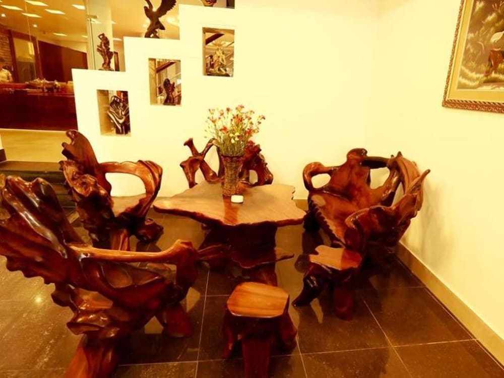Xuan Hung Hotel 43/55