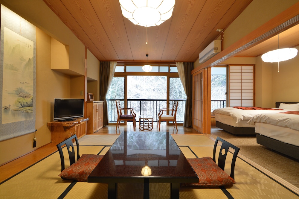 Kurokawa Onsen Okunoyu 40/50