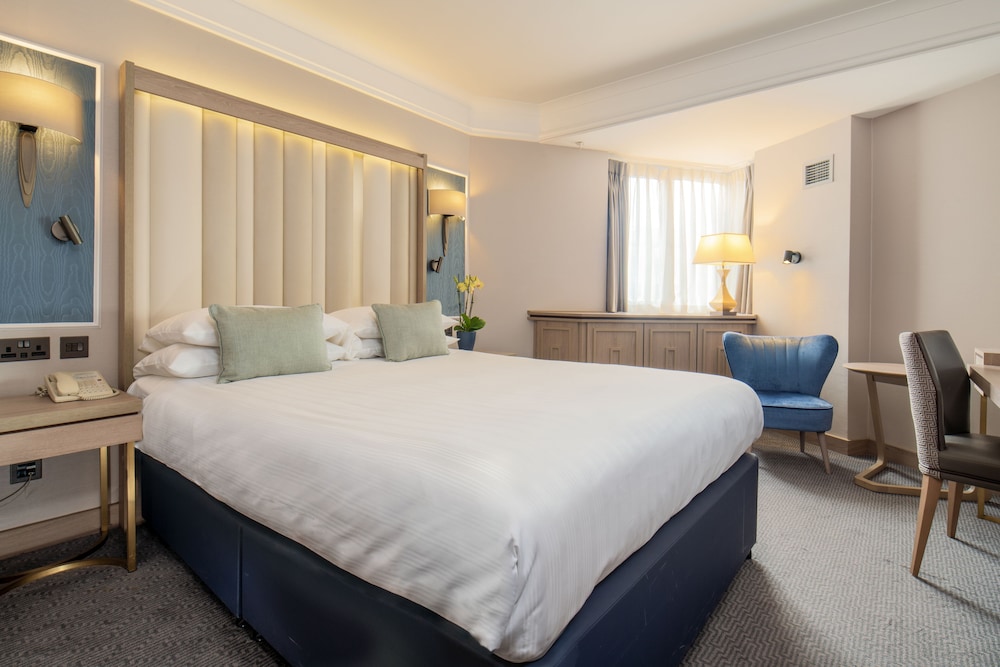DELUXE, DOUBLE BED
