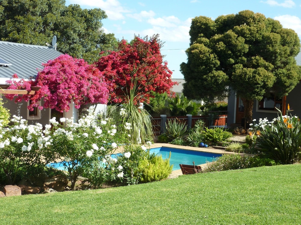 Marula Lodge Guesthouse 24/36