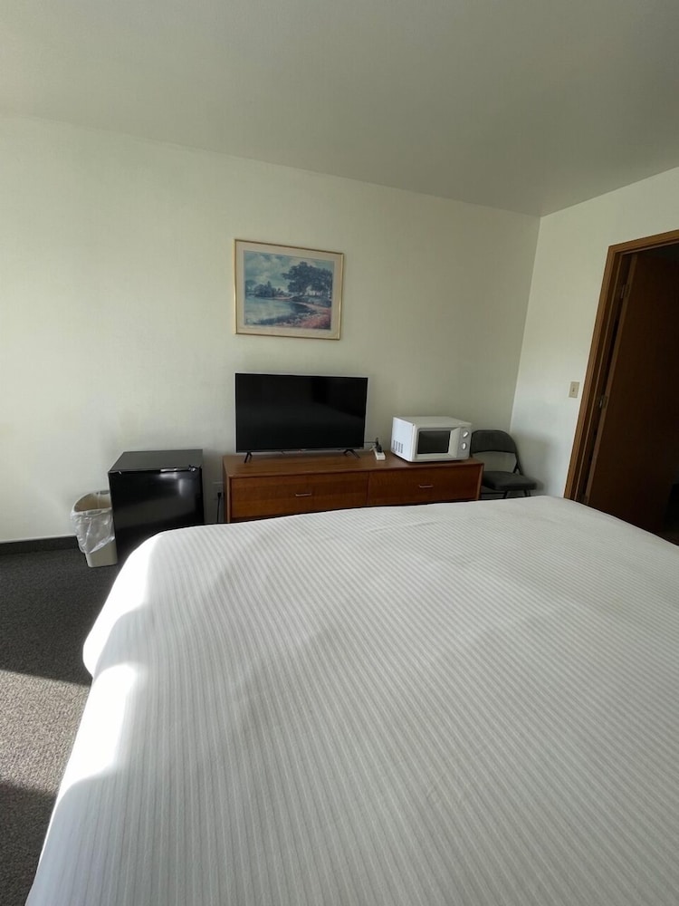 Fairground Inn Monroe WA 10/50