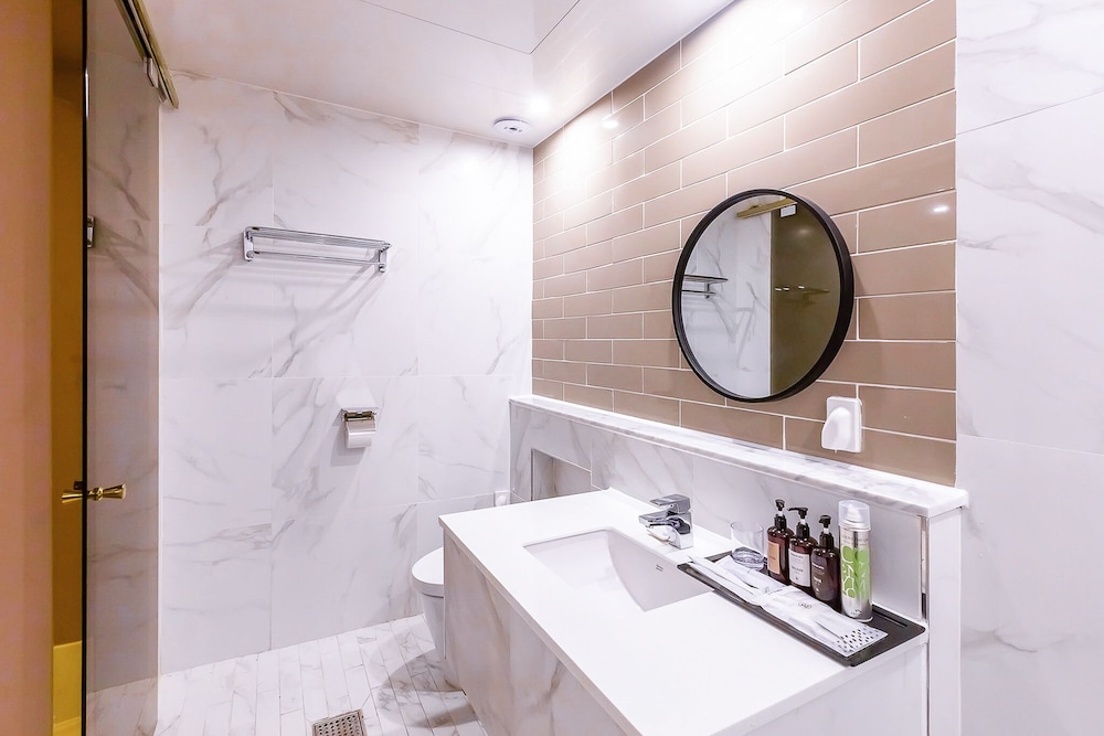 Browndot Hotel Sasang Renecite 50/50