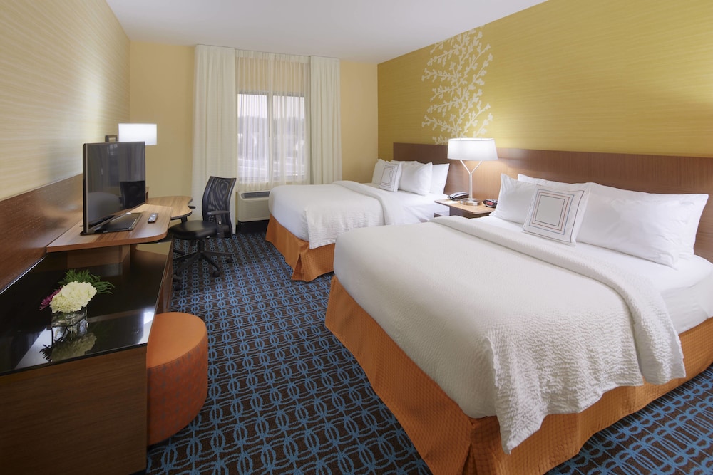 Fairfield Inn Suites Springfield Northampton Amherst 19/52