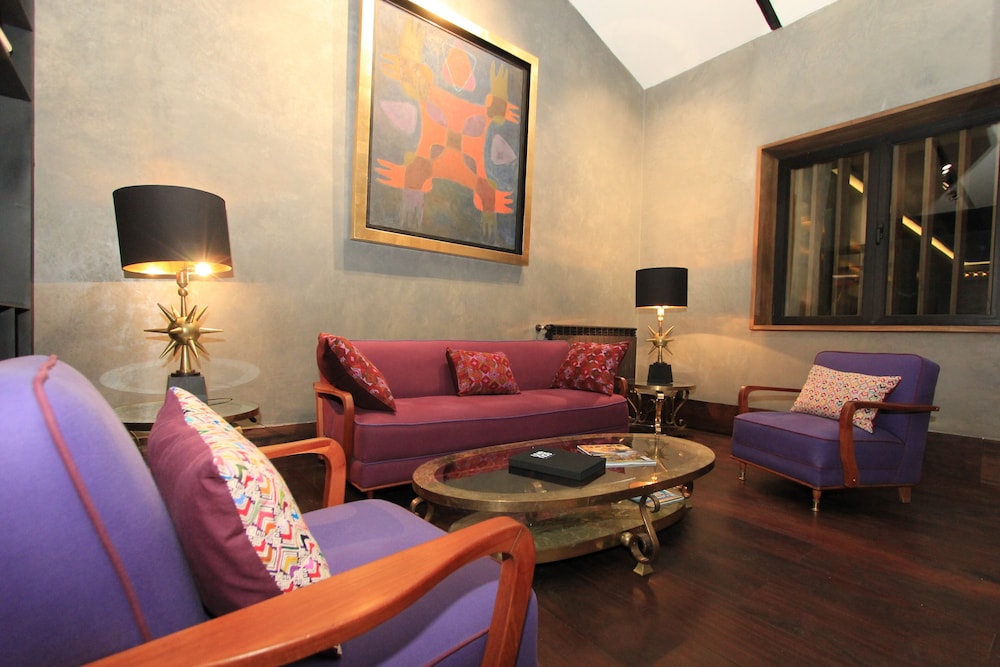 Uvence Arte + Hotel 28/50