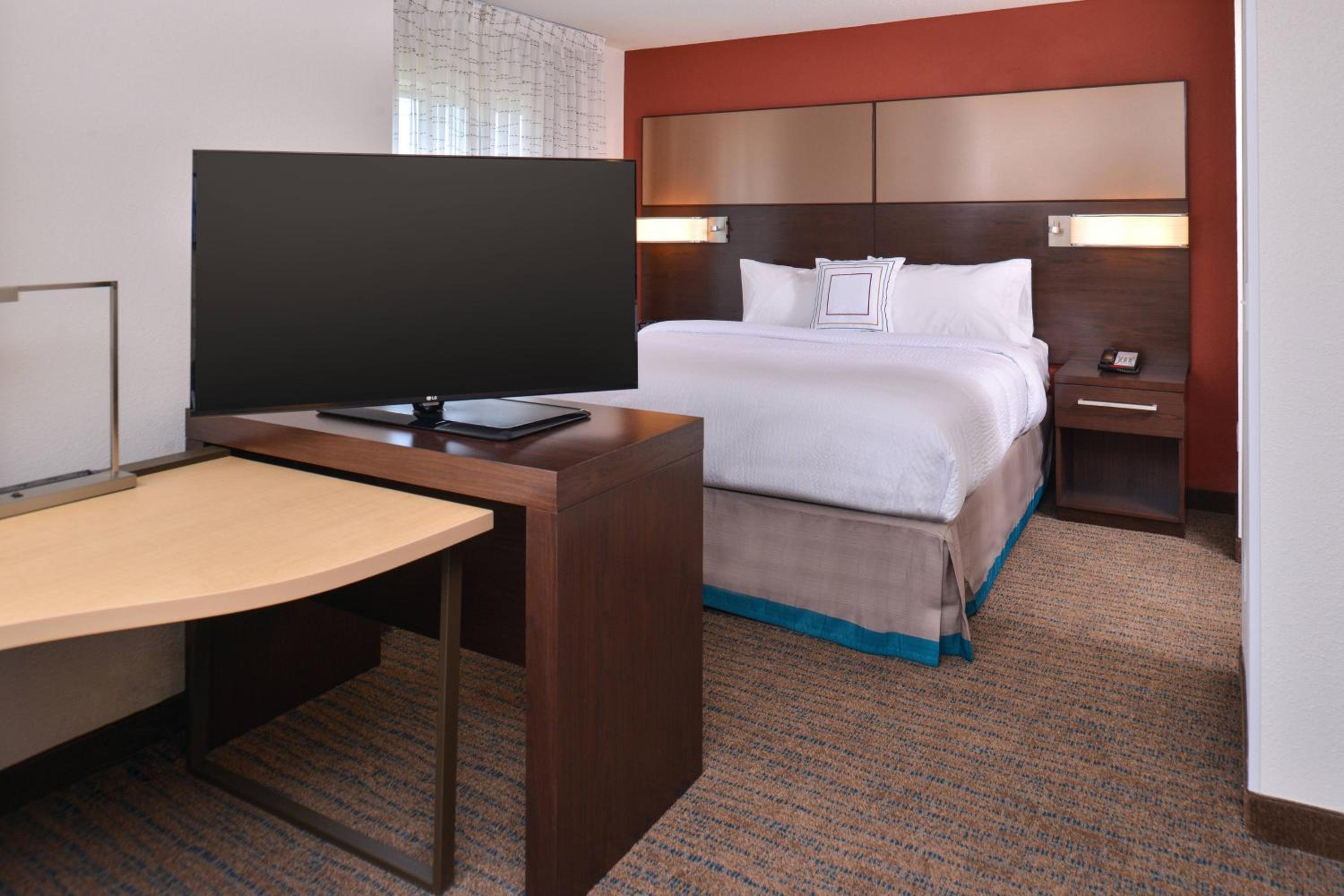 Studio, King Bed, Sofa, Accessible