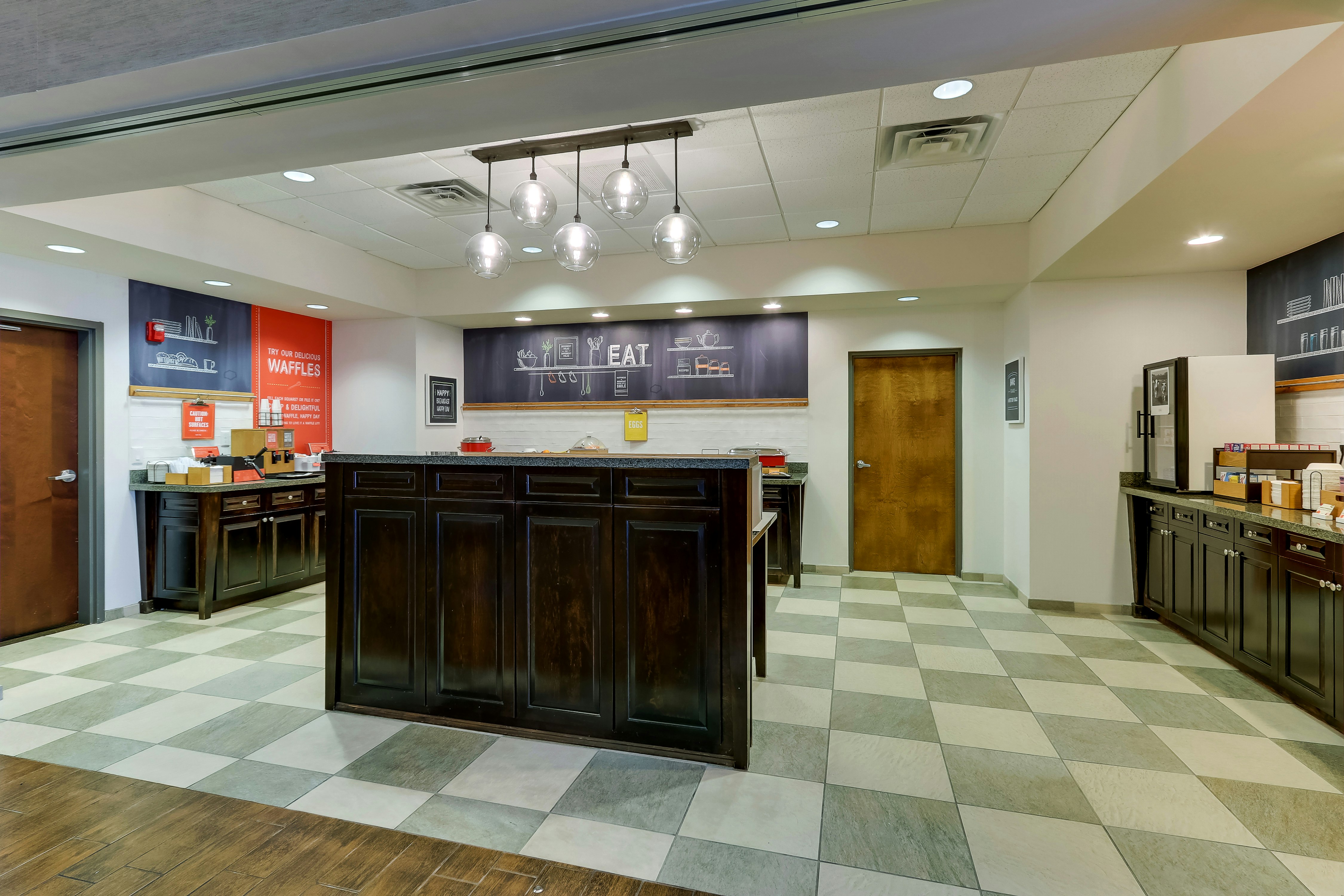 Hampton Inn & Suites Swansboro Near Camp Lejeune, NC 8/64