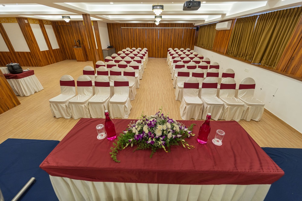 Clarks Inn Airport Hotel Bangalore 28/34