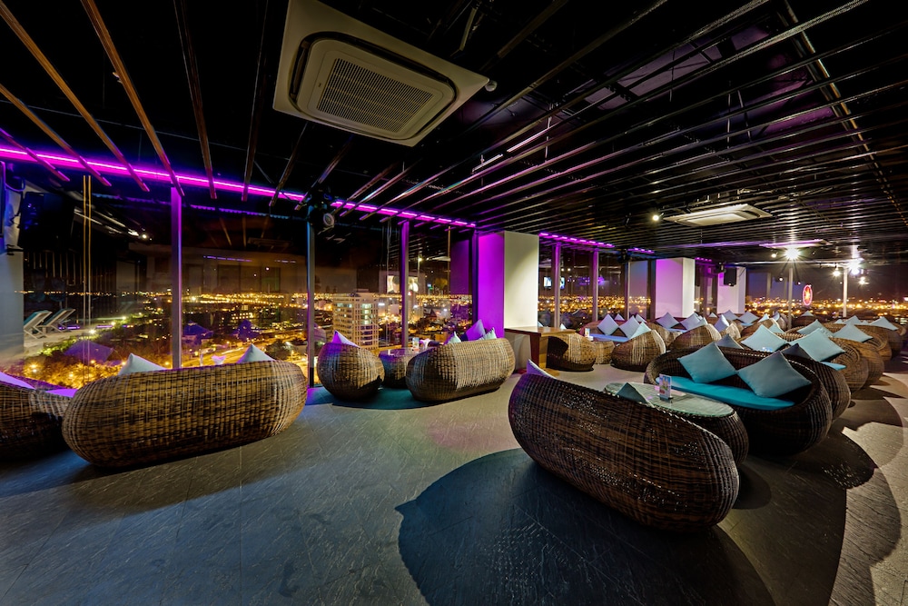 Yarra Ocean Suites Danang 48/58