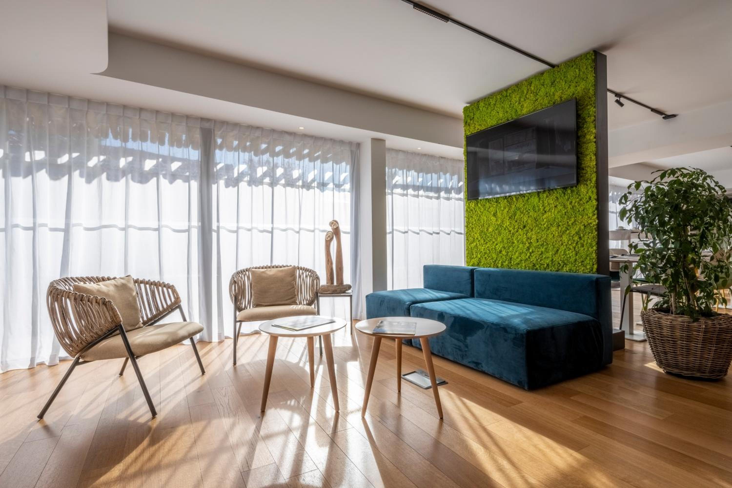 ATHOME RESIDENCE ET SPA 15/40