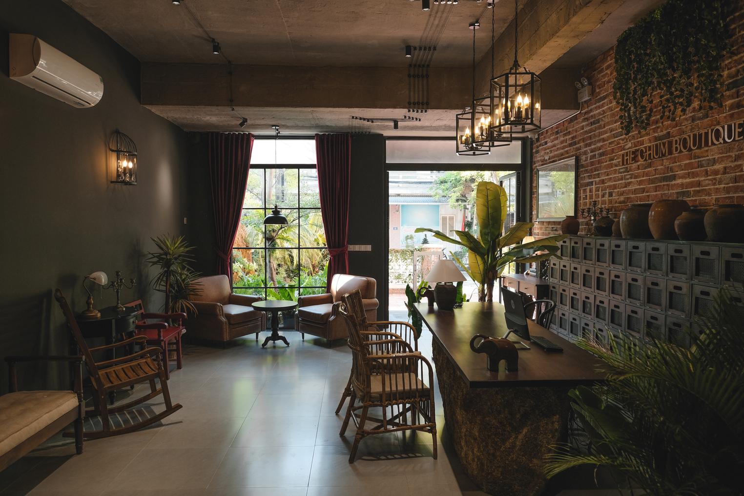 The Chum Boutique 24/32