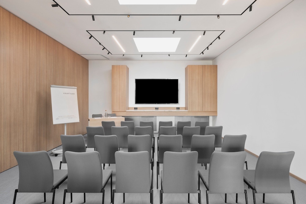 Courtyard By Marriott Biel/Bienne 43/50