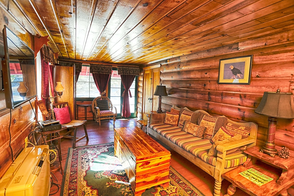 Gold Mountain Manor 30/48