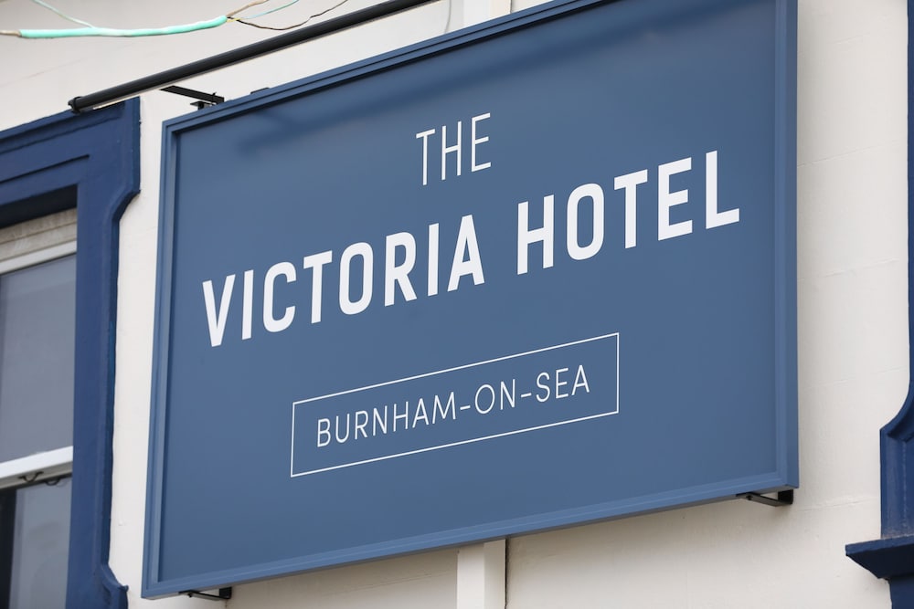 Victoria Hotel 2/40