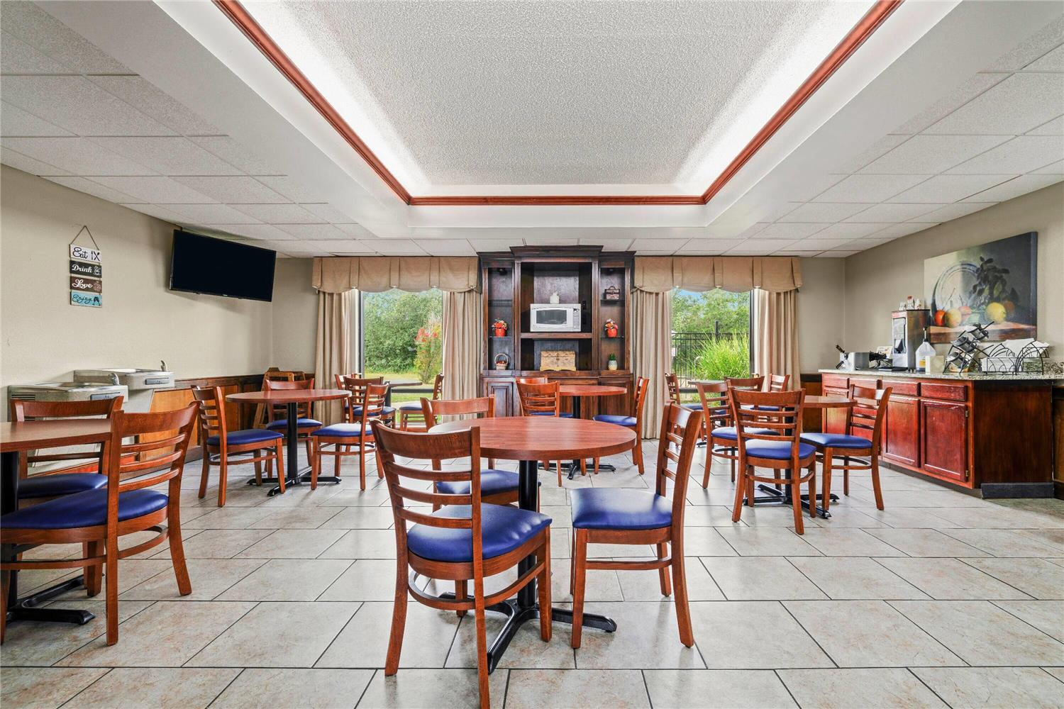 Baymont by Wyndham Madisonville 7/12