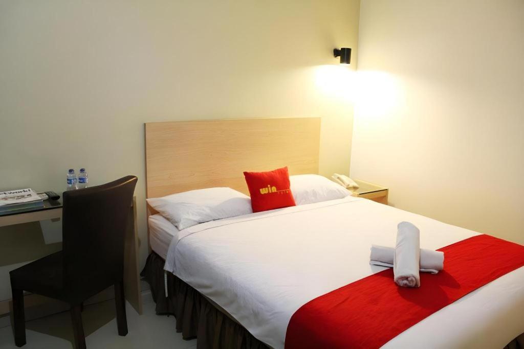 Win Hotel Blok M 19/33