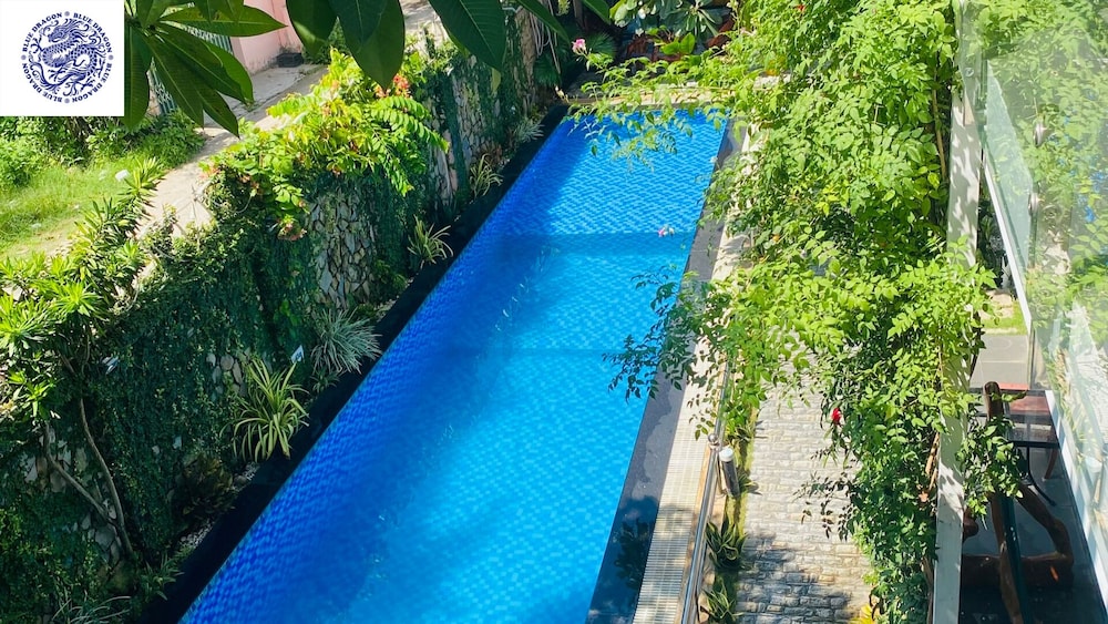 Blue Dragon Hotel 43/47