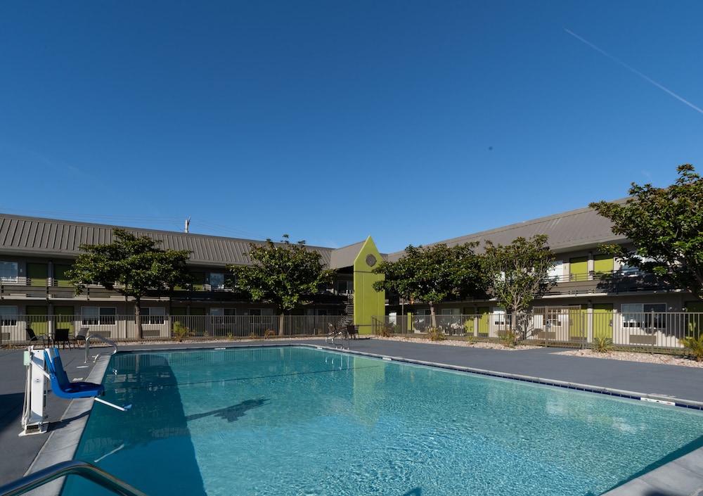 Surestay Plus Hotel By Best Western Point Richmond 1/37