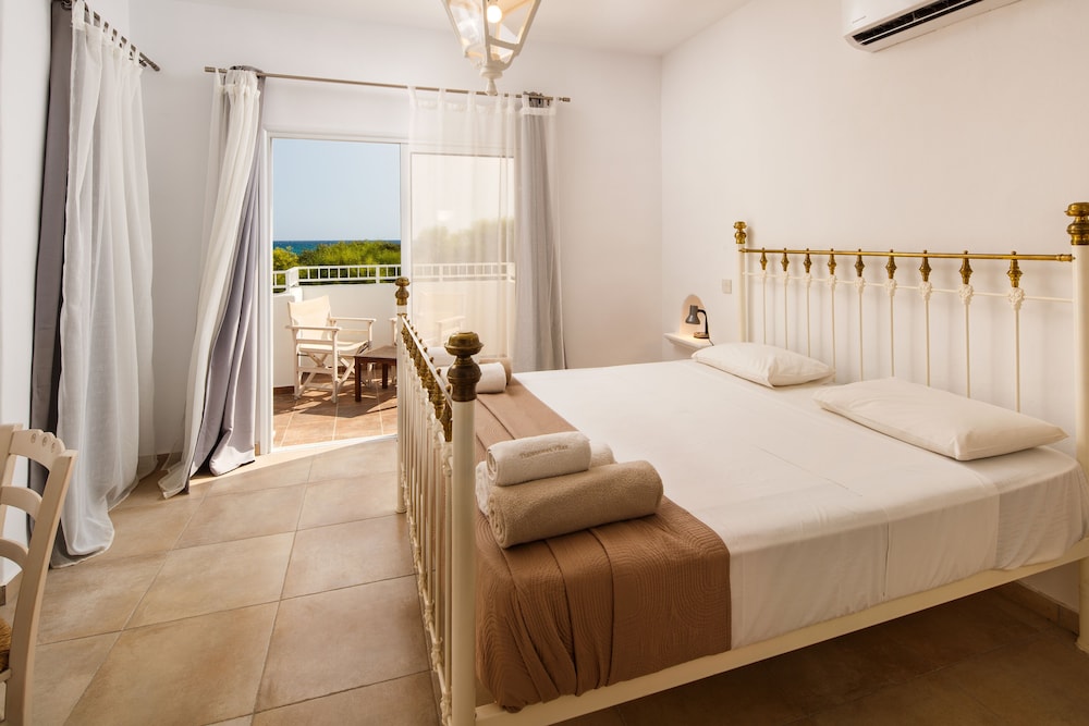 Thalassines Beach Villas 4/50