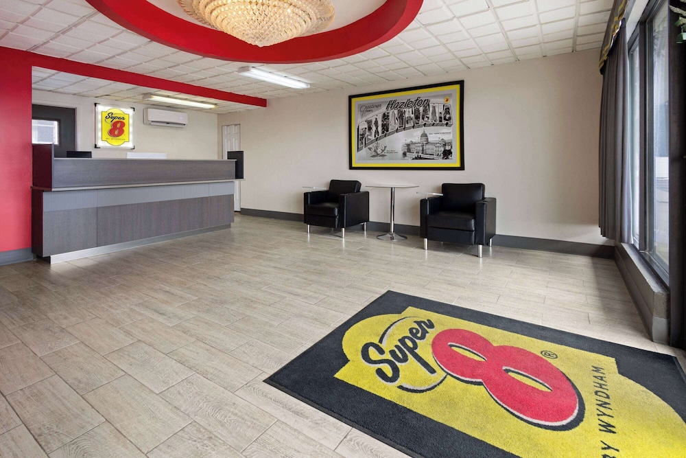 Super 8 by Wyndham Hazleton 8/33
