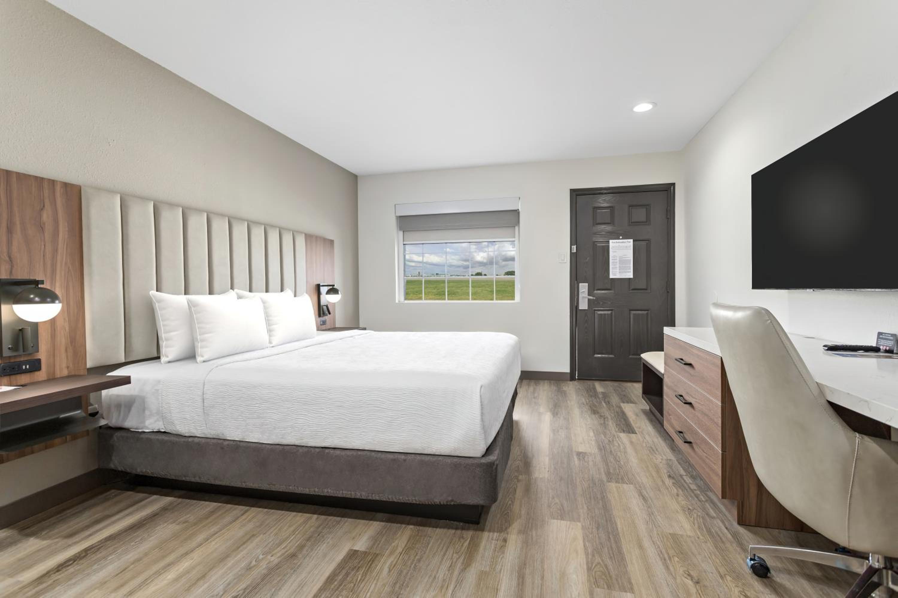 غرفة بريميوم بسرير كينج لذوي الإعاقة، Baymont by Wyndham Beaumont 4/10