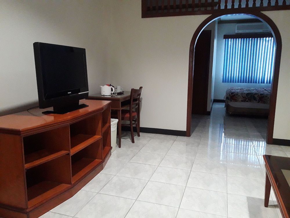S&C Hotel Suites & Apartments 23/29