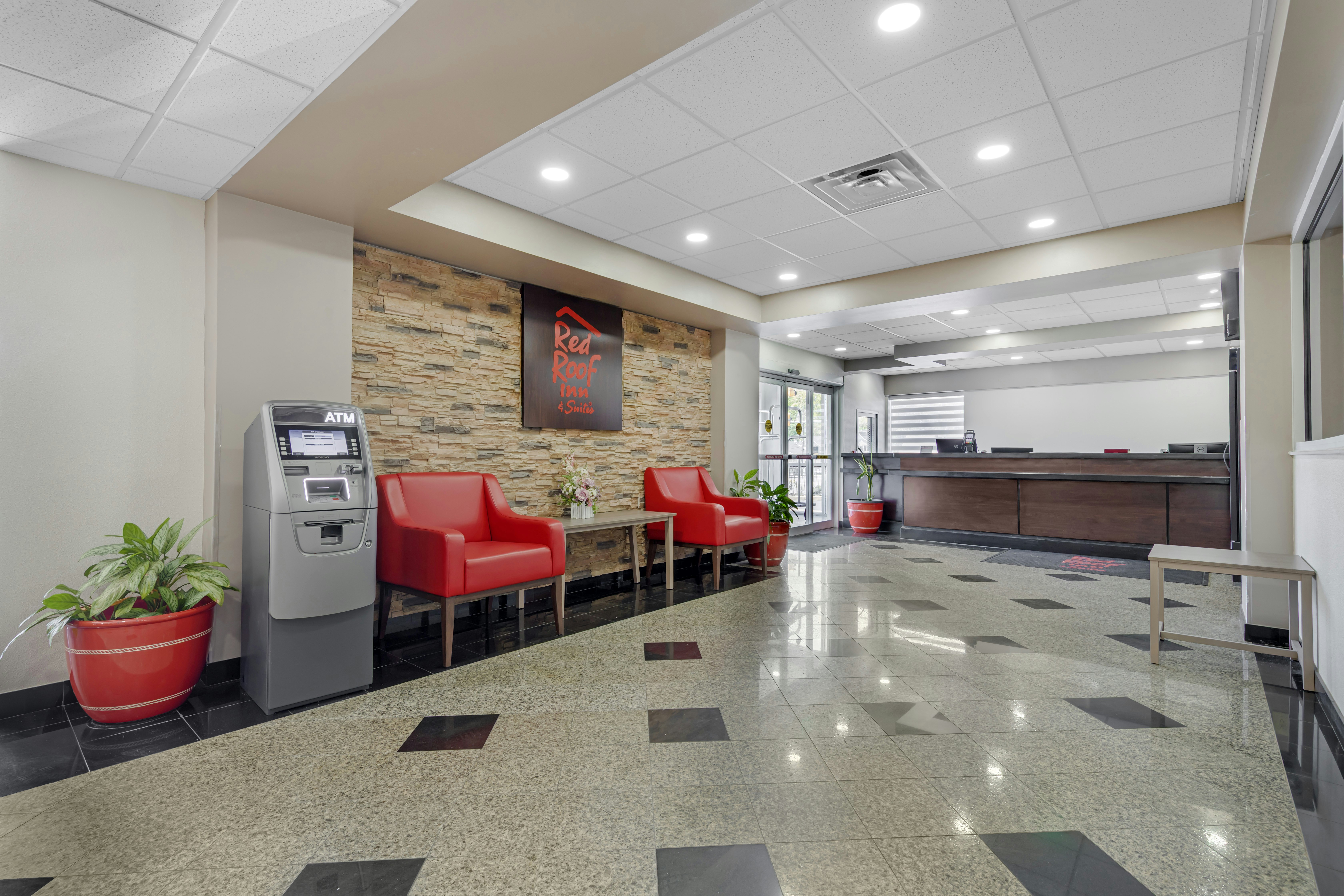 Red Roof Inn & Suites Philadelphia - Bellmawr 12/16