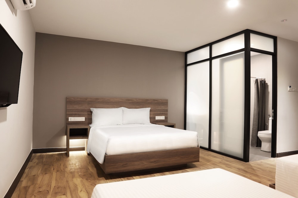 Family, Double and Twin Beds