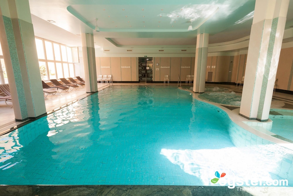 swimming pool spa
