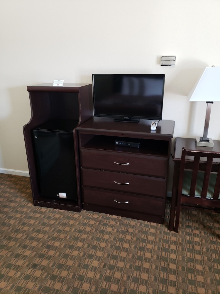 Sea Girt Lodge 34/72