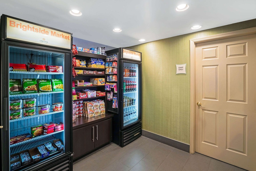 La Quinta Inn & Suites by Wyndham Lebanon 15/37