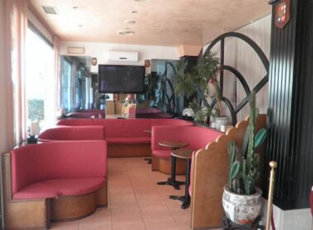Hotel Touring 10/20