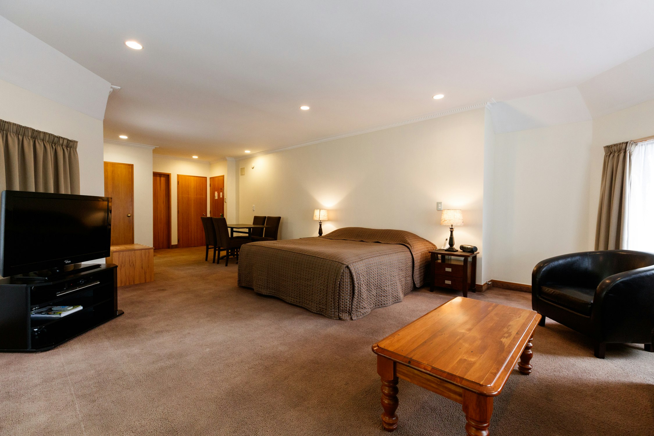 FITZHERBERT CASTLE MOTEL 23/33