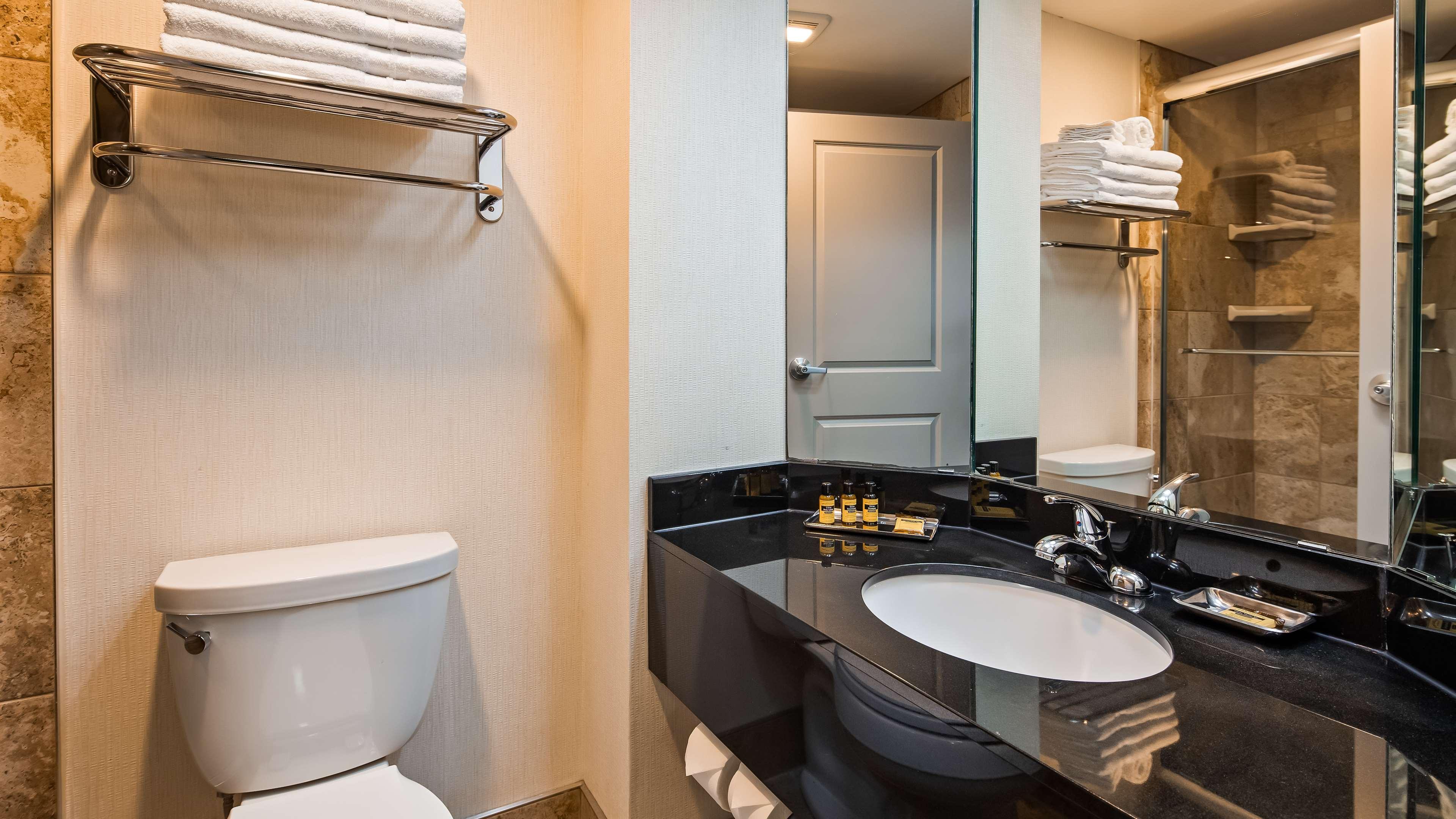 غرفة بسرير مزدوج، Best Western Plus Inntowner Madison 3/4