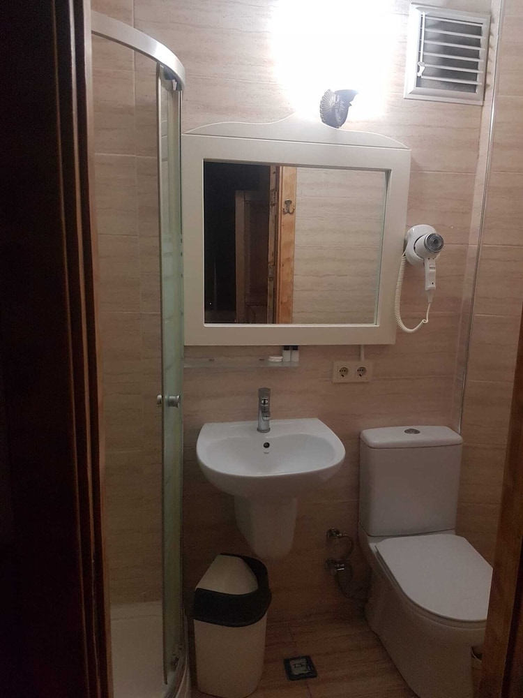 W. House Kadikoy 18/60