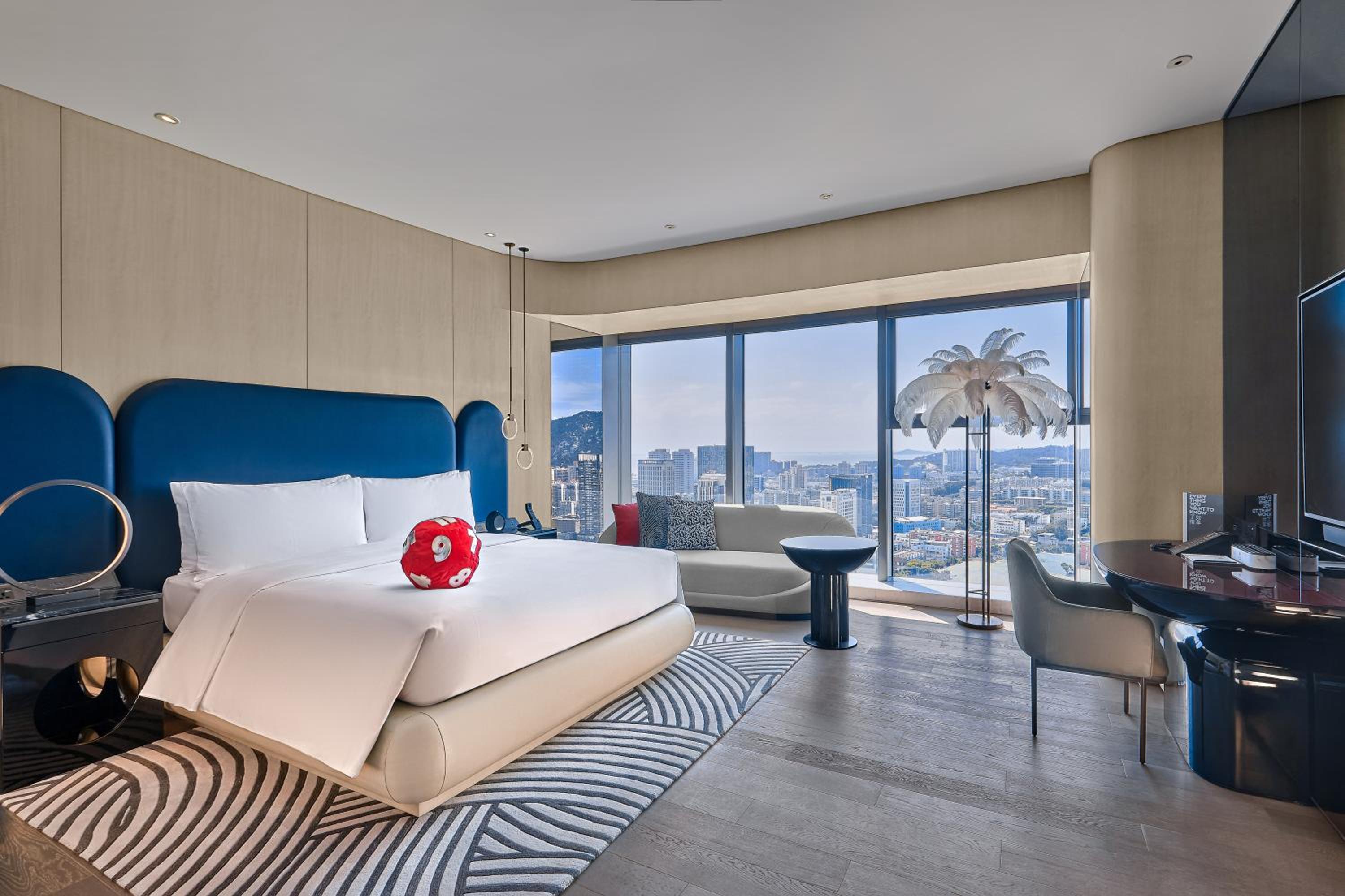 Fabulous, King Bed