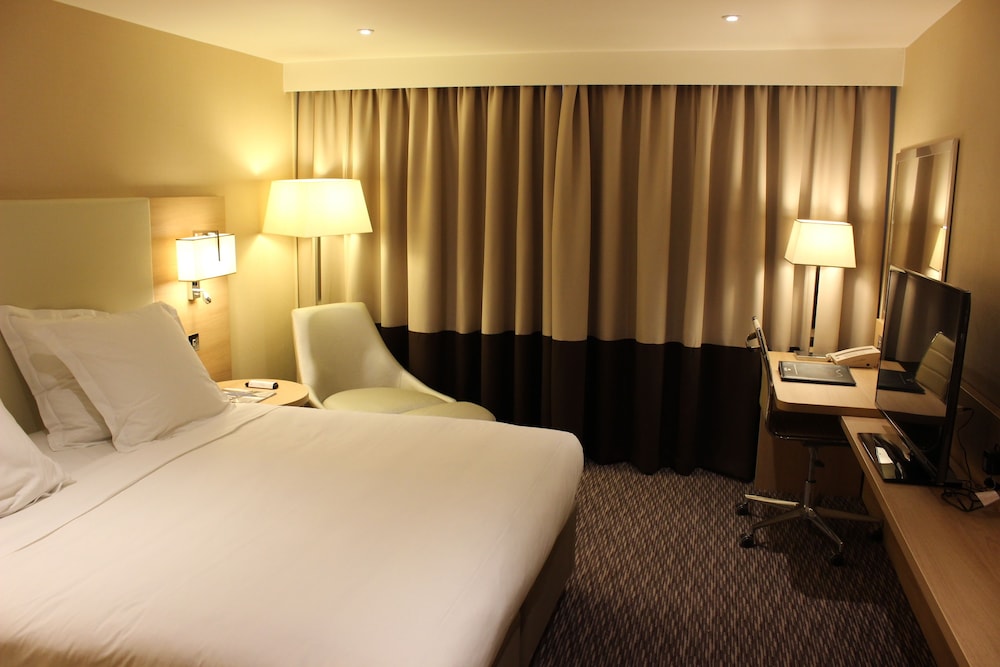 RENAISSANCE LONDON HEATHROW HOTEL 12/46