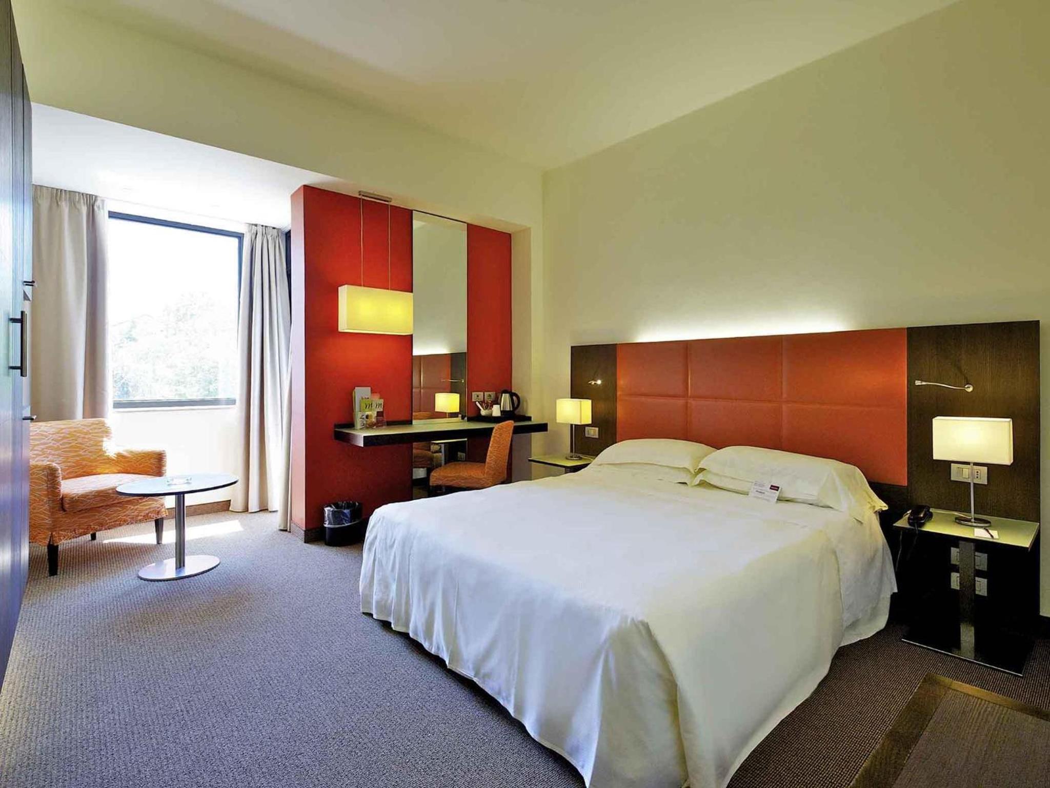 Superior, Queen Bed