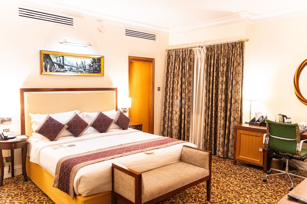 Royal Park Residence Hotel 25/75