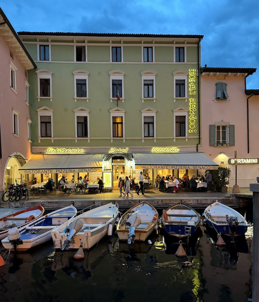 Hotel Benaco 2/50