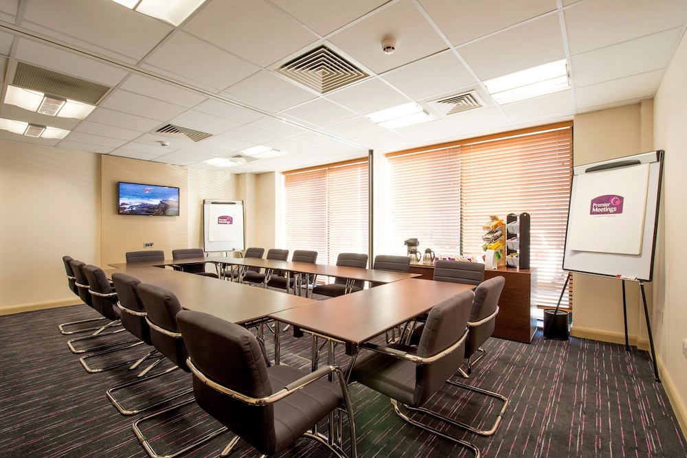Premier Inn London Edmonton 27/38
