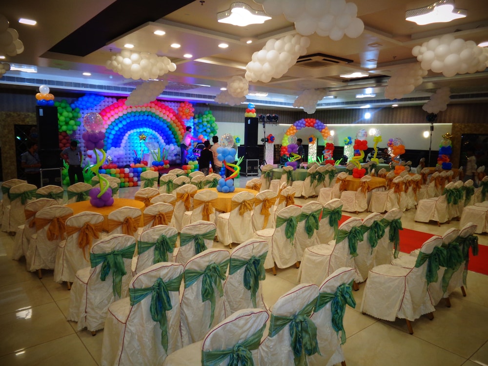 The Avr Hotels & Banquets 29/36
