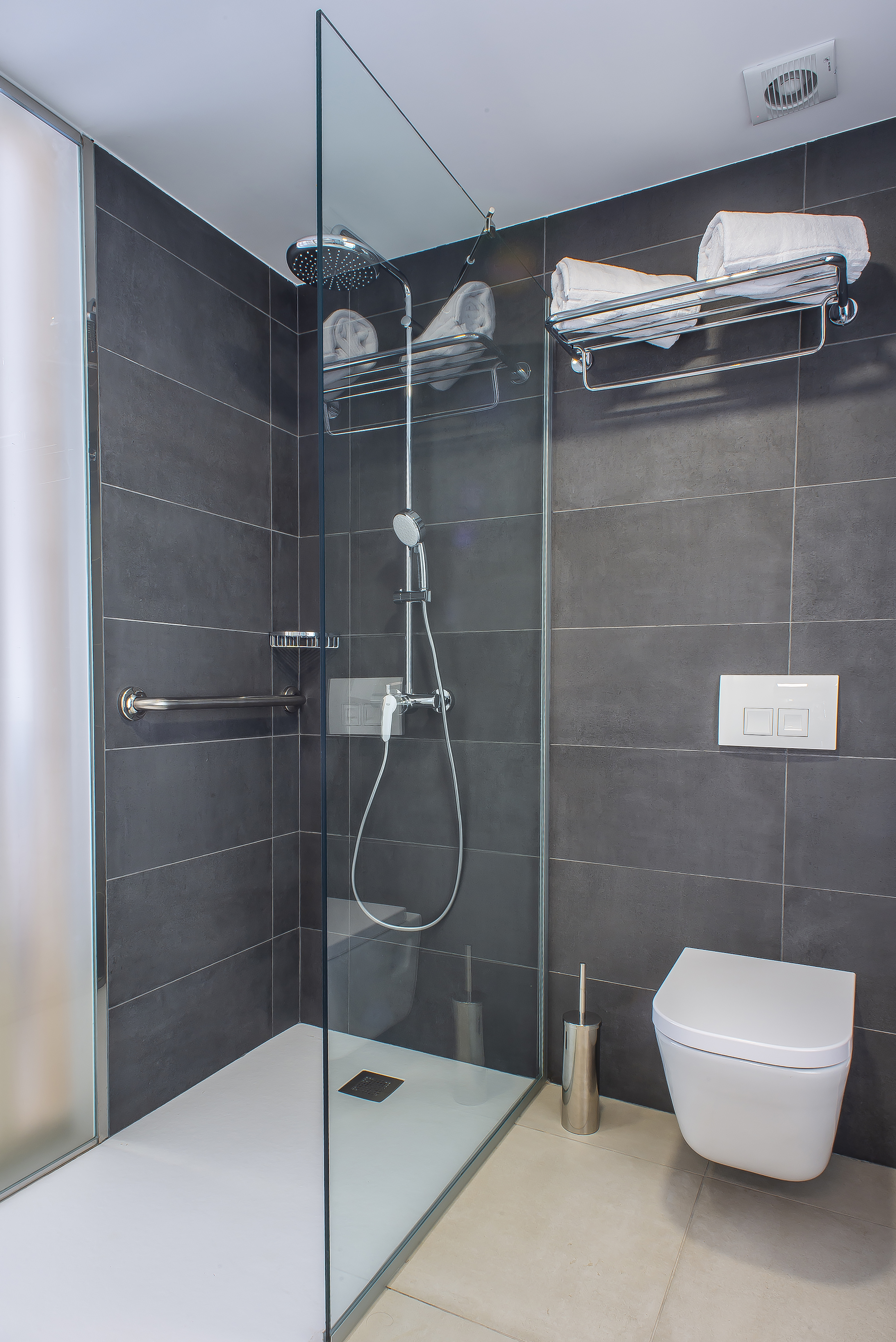 جناح جونيور لذوي الإعاقة، Hotel Taimar 9/10