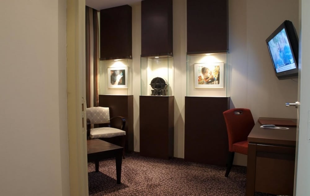 Hotel Bristol 40/50