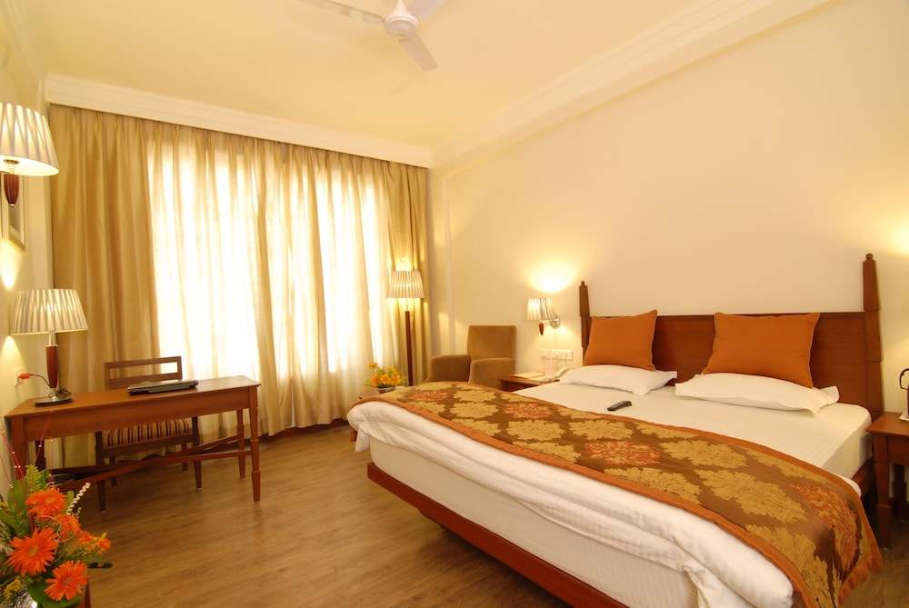 Chanakya Bnr Hotel 7/27