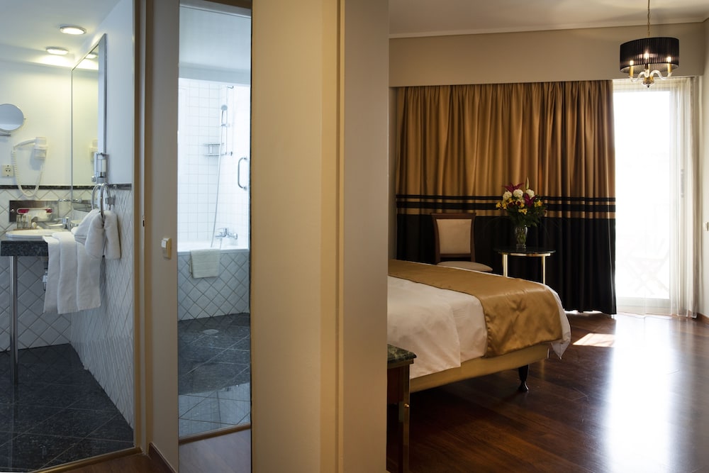 Ilisia Hotel 27/68