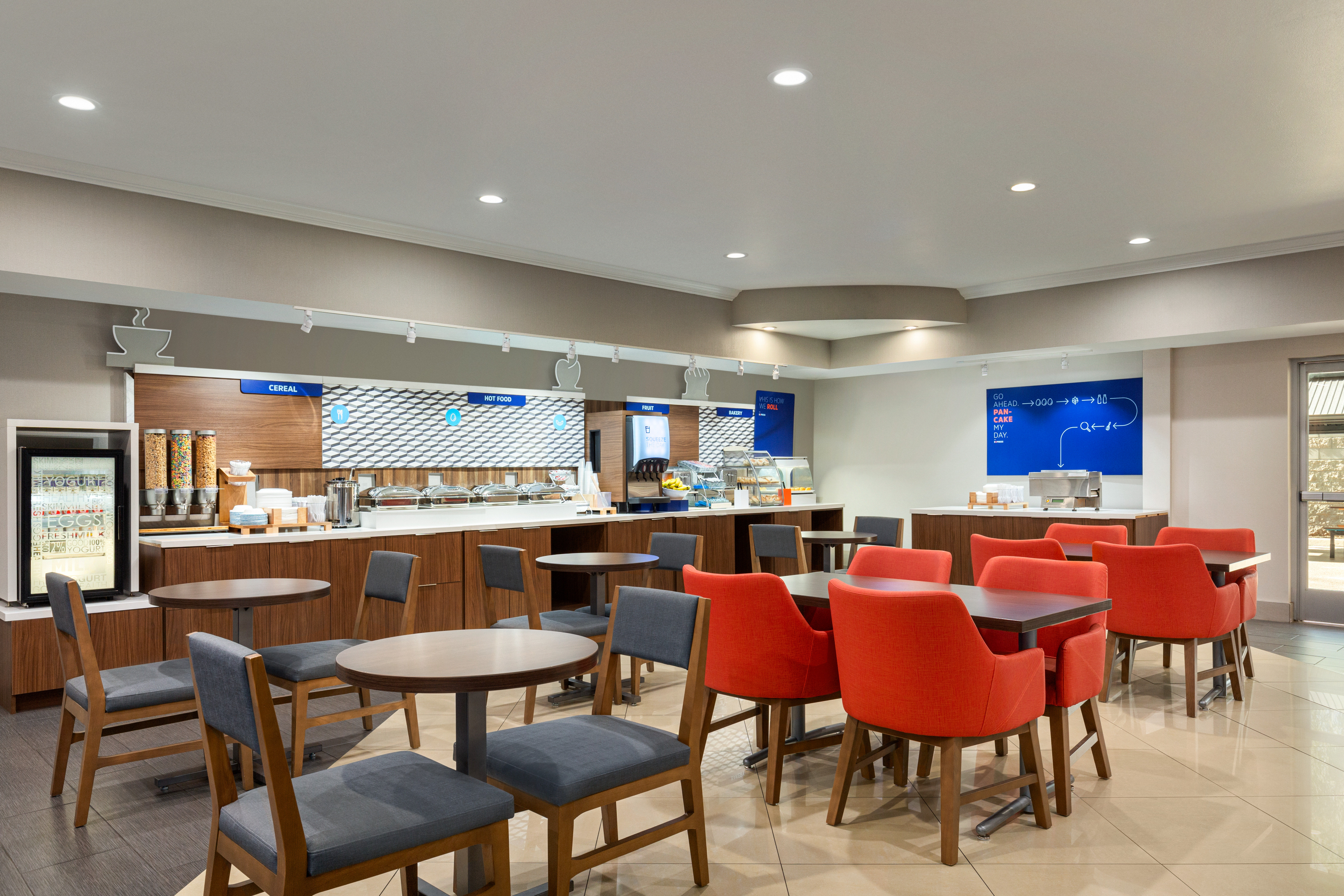 Holiday Inn Express Hotel Suites Bakersfield Central 48/71