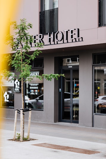 Exeter Hotel 3/38