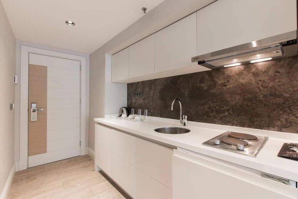 Carina Park Suites 32/32